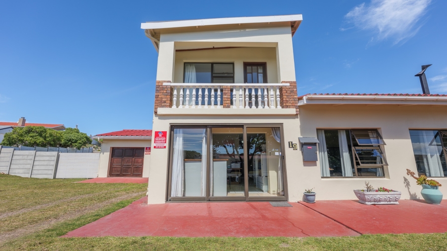 5 Bedroom Property for Sale in Struisbaai Western Cape